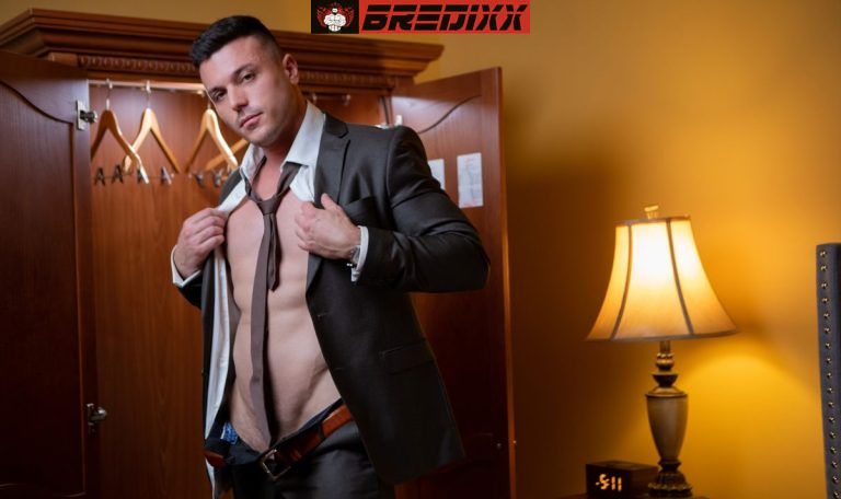 Nate Rose’s Striptease For Men At Play