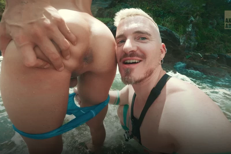 Axel Abysse and Hayashisan Fist Raw on a Cruising Beach
